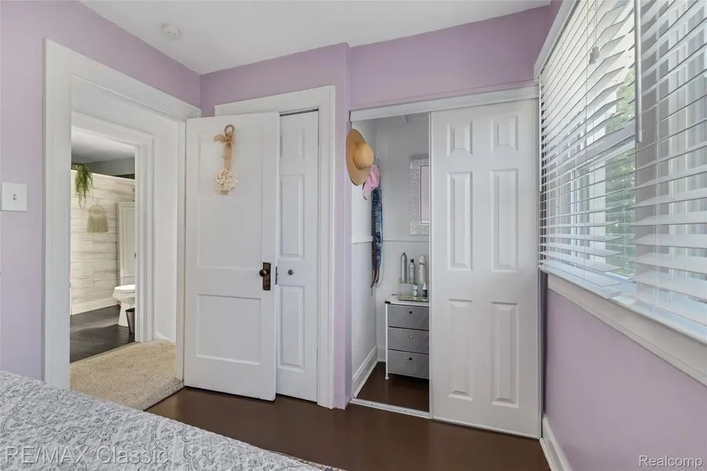 1487 Emmons Avenue Birmingham City MI 48009