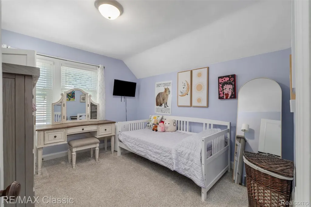 1487 Emmons Avenue Birmingham City MI 48009
