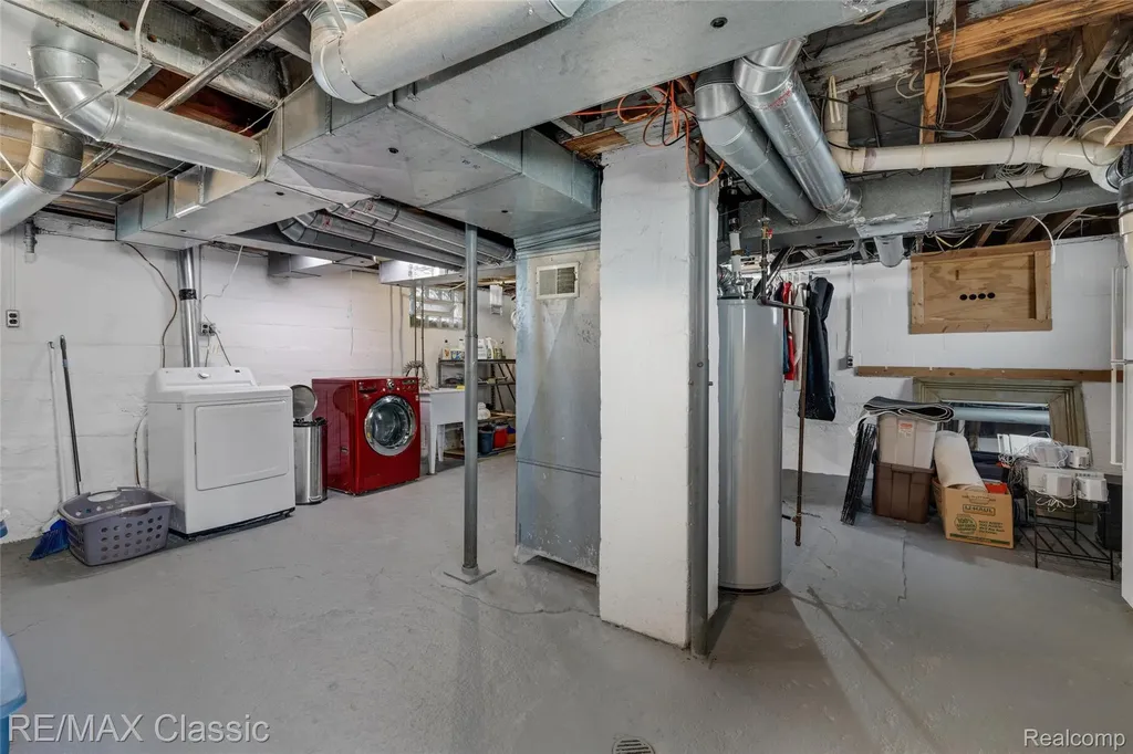 1487 Emmons Avenue Birmingham City MI 48009
