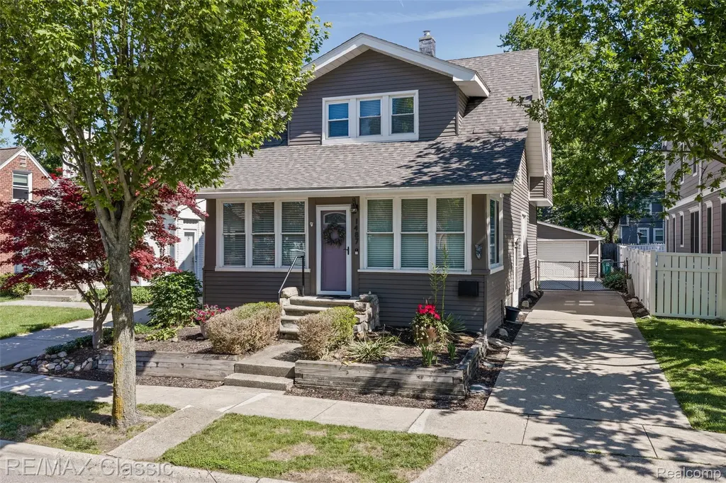 1487 Emmons Avenue Birmingham City MI 48009