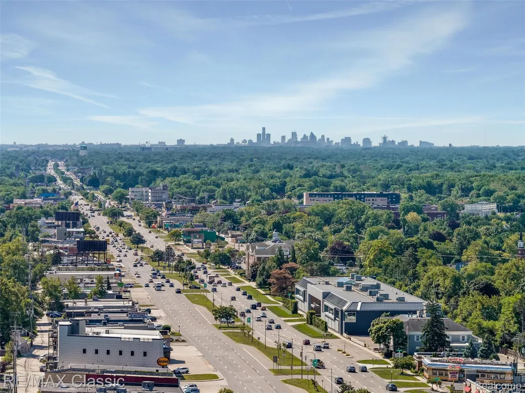 1487 Emmons Avenue Birmingham City MI 48009