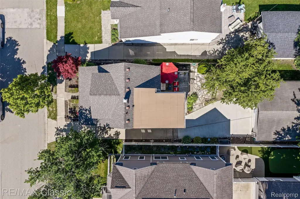 1487 Emmons Avenue Birmingham City MI 48009