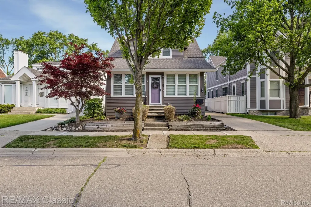 1487 Emmons Avenue Birmingham City MI 48009