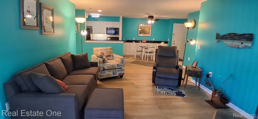 37520 Jefferson Avenue #101 Harrison Charter Township MI 48045
