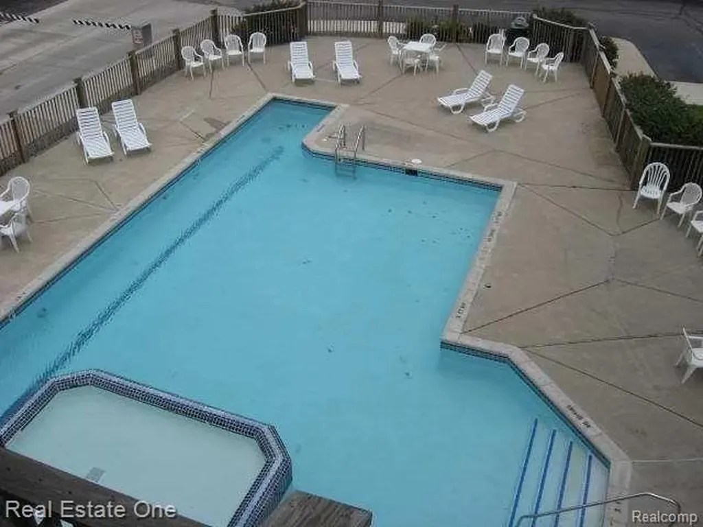 37520 Jefferson Avenue #101 Harrison Charter Township MI 48045