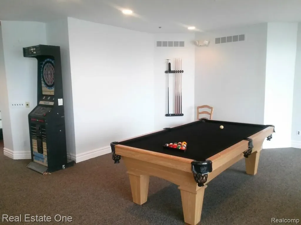37520 Jefferson Avenue #101 Harrison Charter Township MI 48045