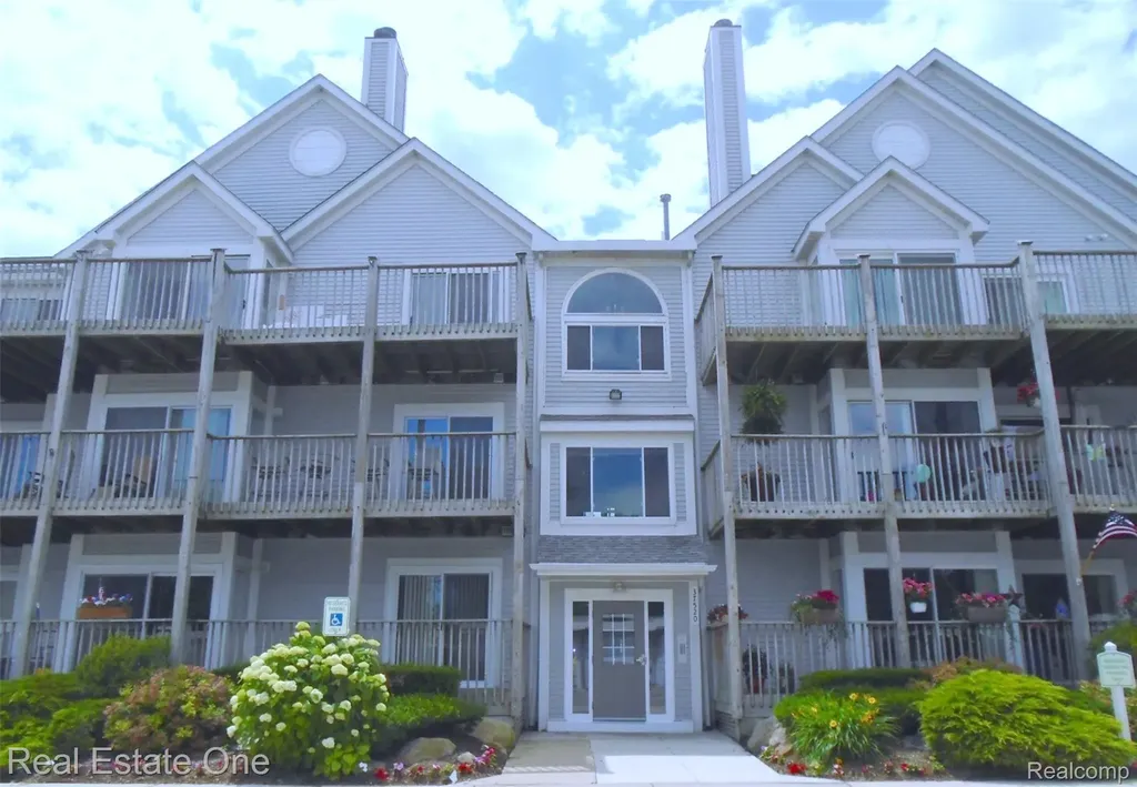 37520 Jefferson Avenue #101 Harrison Charter Township MI 48045