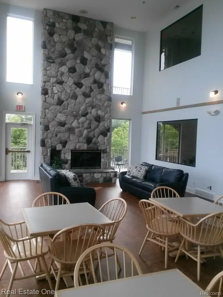 37520 Jefferson Avenue #101 Harrison Charter Township MI 48045