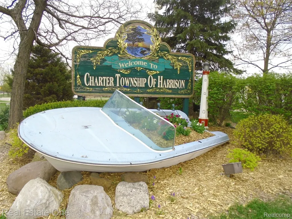 37520 Jefferson Avenue #101 Harrison Charter Township MI 48045