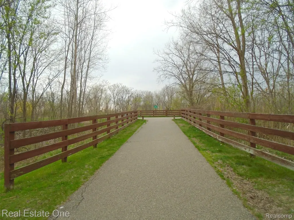 37520 Jefferson Avenue #101 Harrison Charter Township MI 48045
