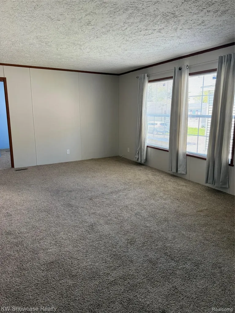 1414 Nardeer Street Novi City MI 48374