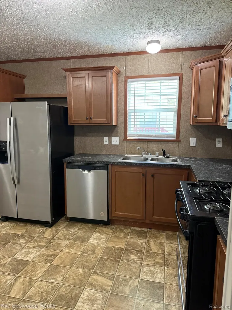 1414 Nardeer Street Novi City MI 48374