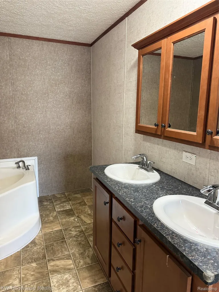 1414 Nardeer Street Novi City MI 48374