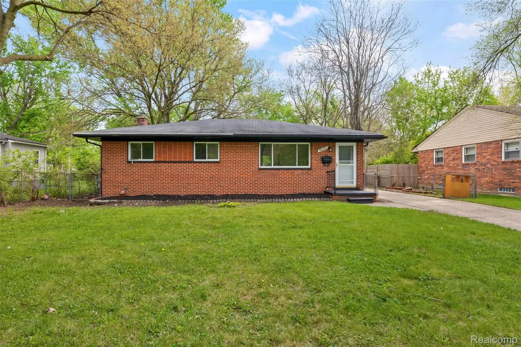 26027 Ross Street Inkster City MI 48141