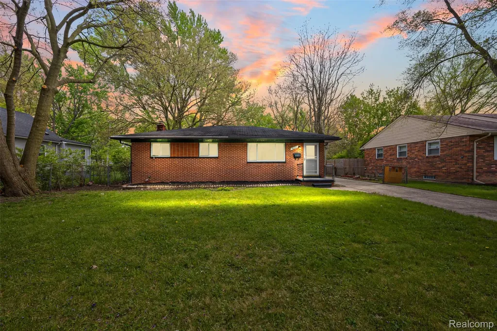 26027 Ross Street Inkster City MI 48141