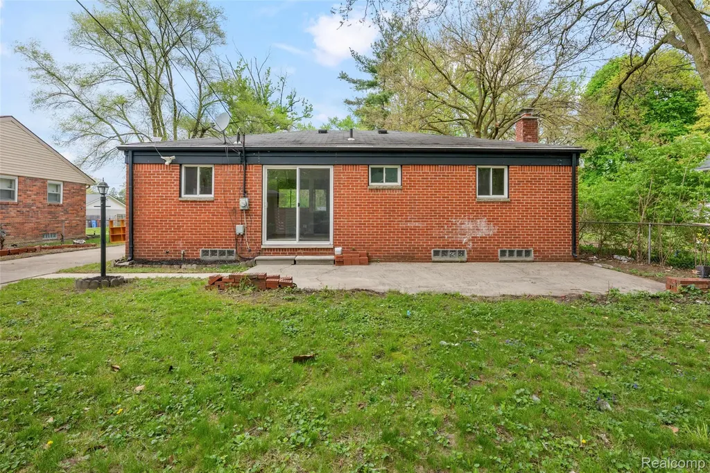26027 Ross Street Inkster City MI 48141