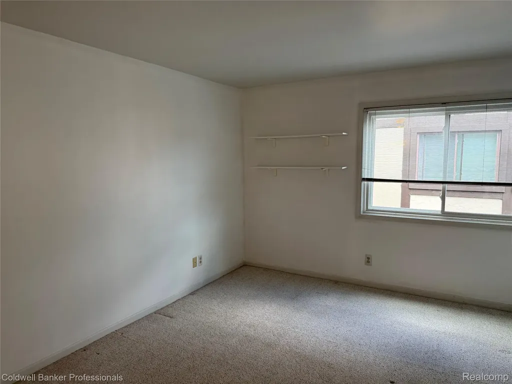 309 Country Club Drive St. Clair Shores City MI 48082