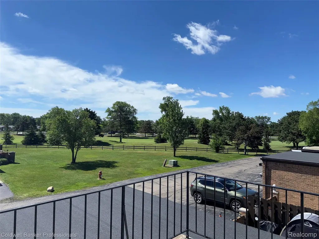 309 Country Club Drive St. Clair Shores City MI 48082