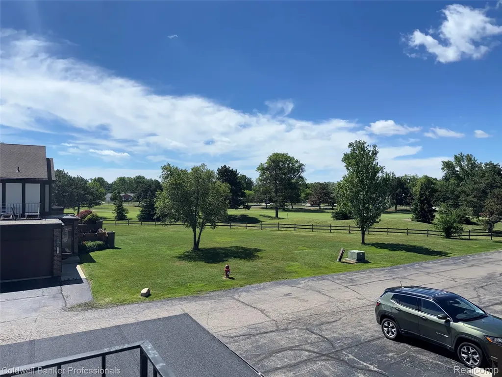 309 Country Club Drive St. Clair Shores City MI 48082