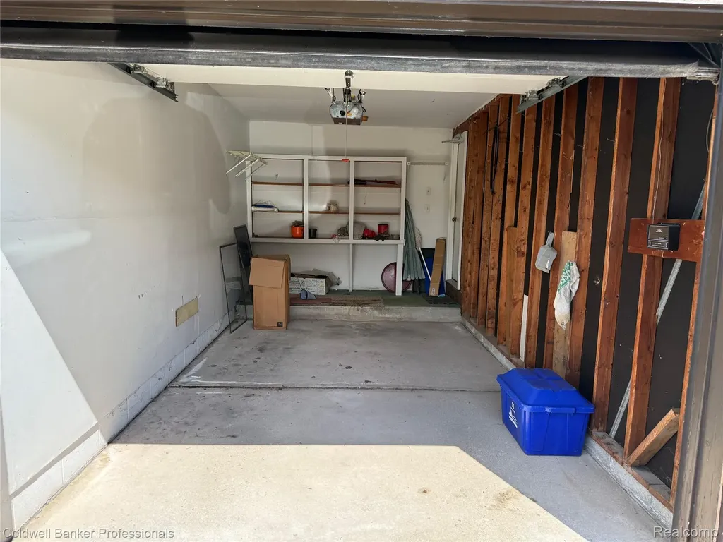 309 Country Club Drive St. Clair Shores City MI 48082