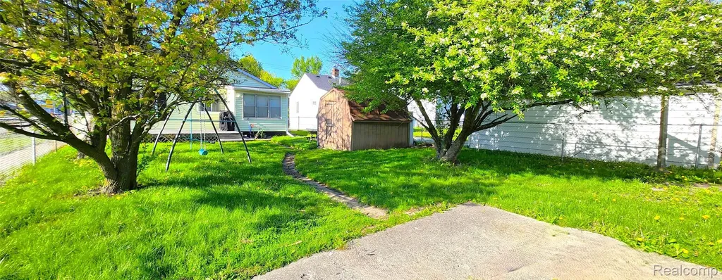 3521 Whitney Avenue Flint City MI 48503