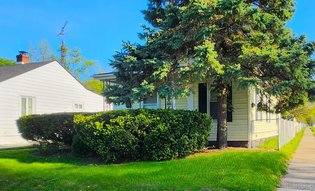 3521 Whitney Avenue Flint City MI 48503