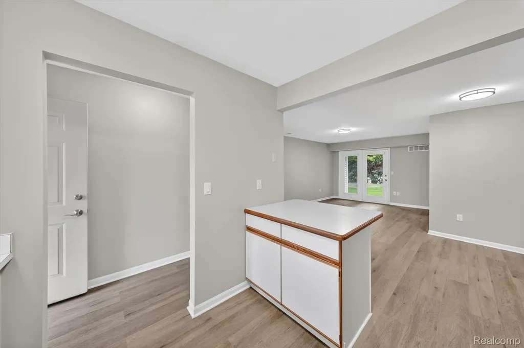 44393 Sunnyside Drive Sterling Heights City MI 48313