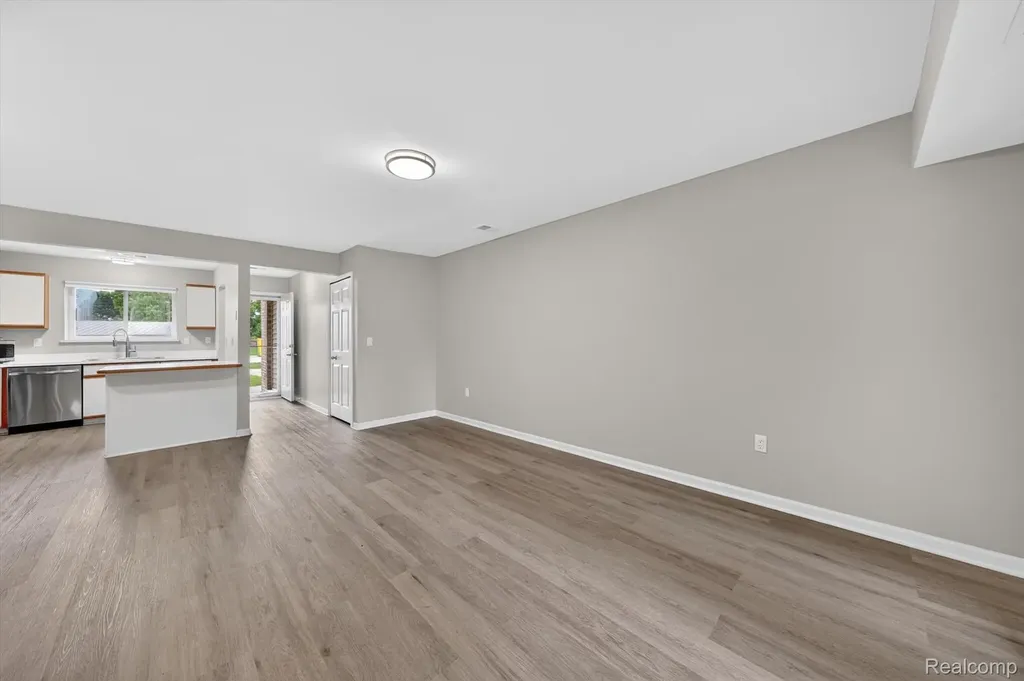 44393 Sunnyside Drive Sterling Heights City MI 48313