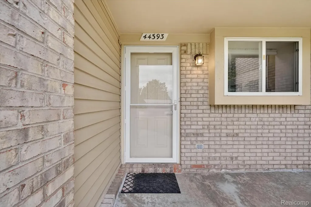 44393 Sunnyside Drive Sterling Heights City MI 48313