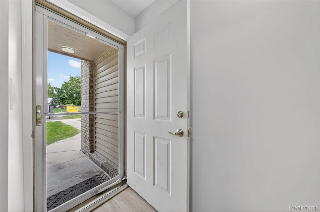 44393 Sunnyside Drive Sterling Heights City MI 48313