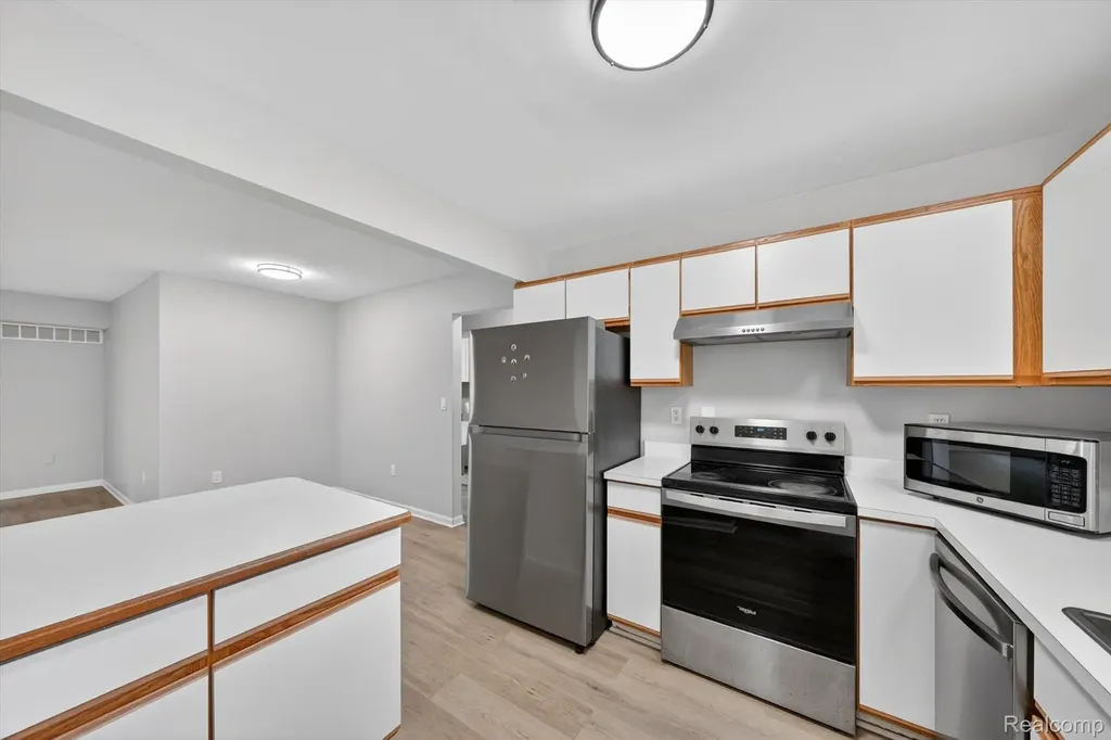 44393 Sunnyside Drive Sterling Heights City MI 48313