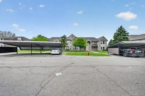 44393 Sunnyside Drive Sterling Heights City MI 48313