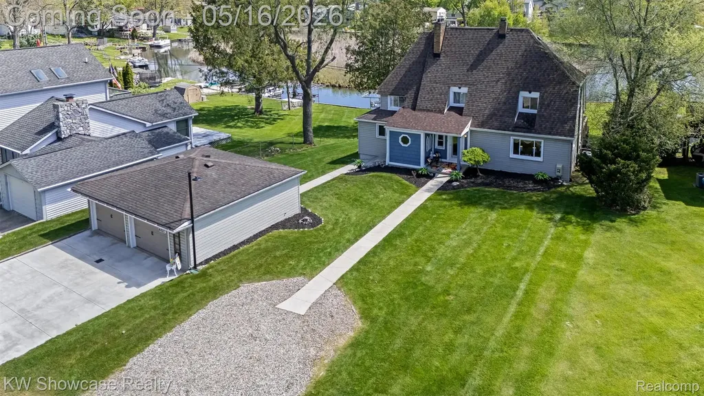 4693 Forest Avenue Waterford Charter Township MI 48328