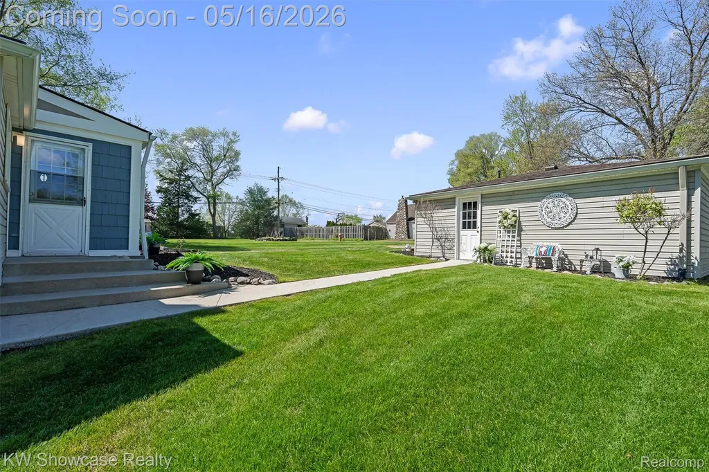 4693 Forest Avenue Waterford Charter Township MI 48328