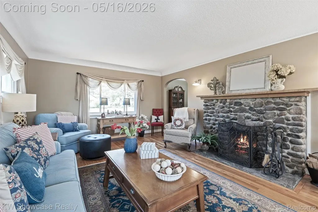 4693 Forest Avenue Waterford Charter Township MI 48328