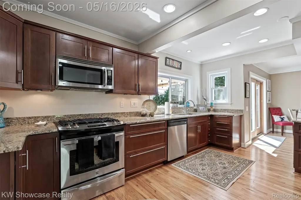 4693 Forest Avenue Waterford Charter Township MI 48328