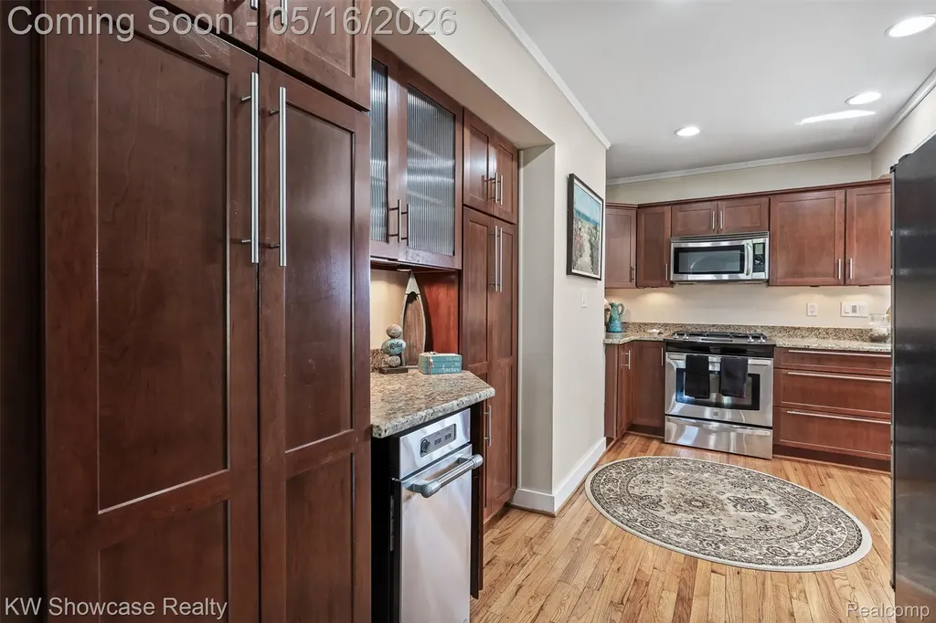 4693 Forest Avenue Waterford Charter Township MI 48328