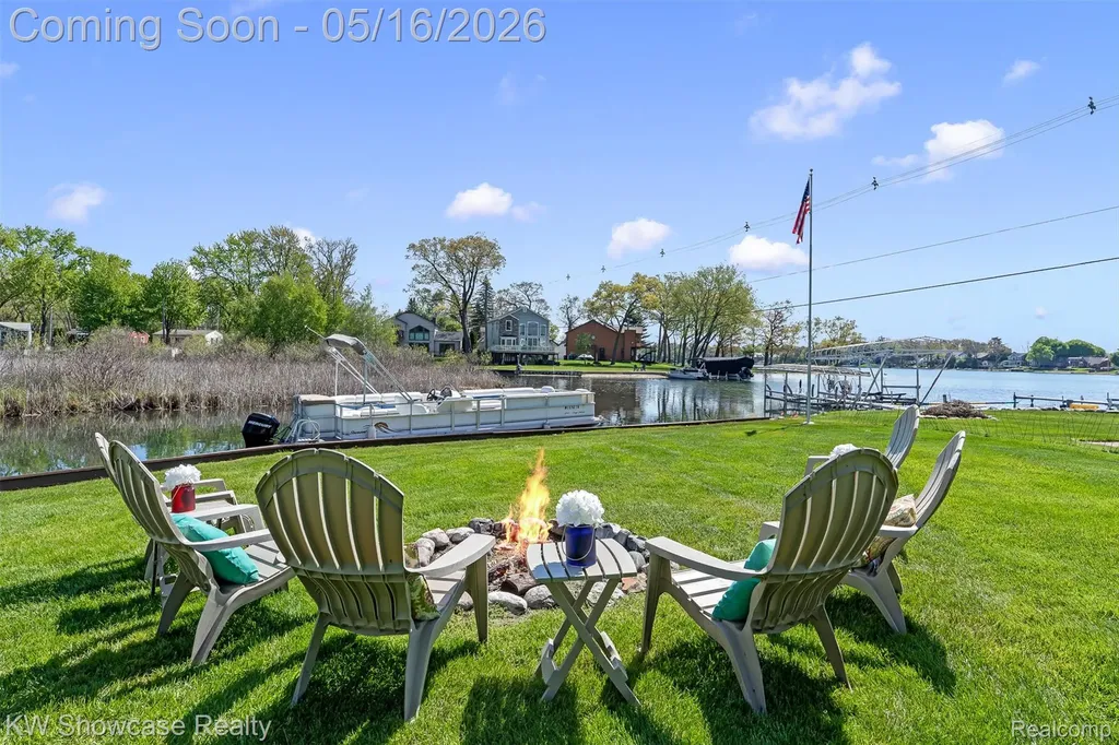 4693 Forest Avenue Waterford Charter Township MI 48328