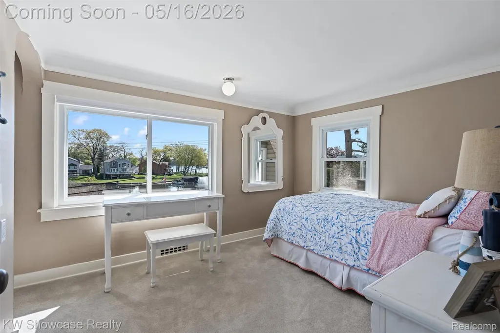 4693 Forest Avenue Waterford Charter Township MI 48328