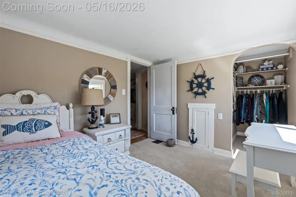 4693 Forest Avenue Waterford Charter Township MI 48328