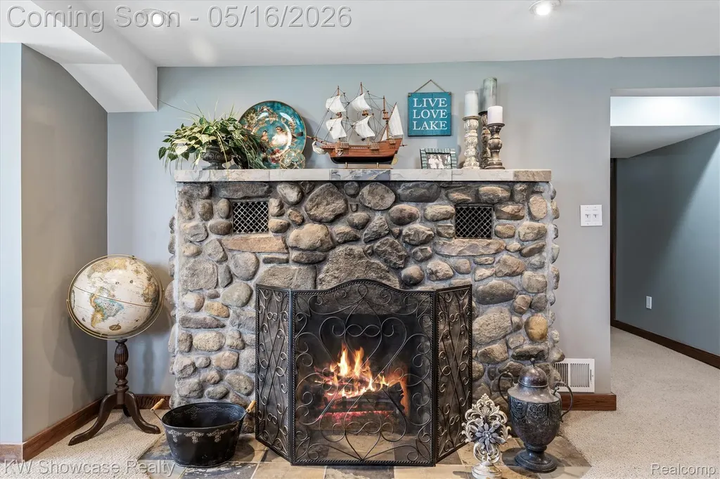 4693 Forest Avenue Waterford Charter Township MI 48328