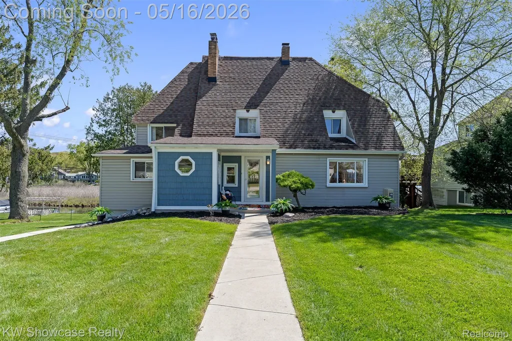 4693 Forest Avenue Waterford Charter Township MI 48328