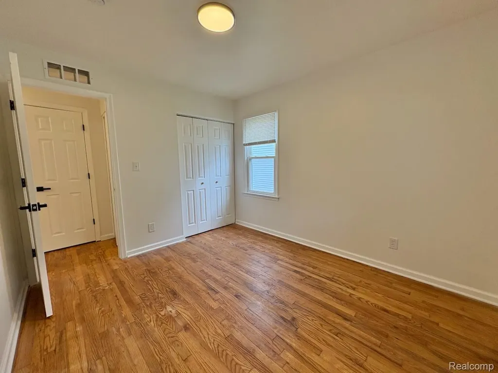12524 Prospect Avenue Warren City MI 48089
