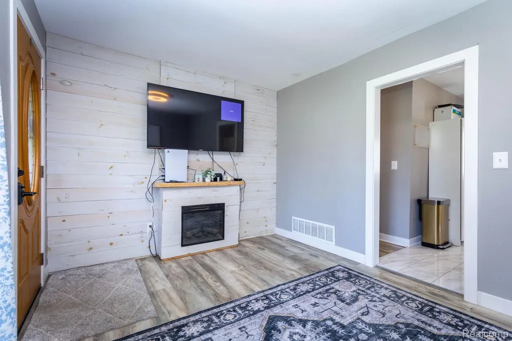 2559 Harrison Avenue Rochester Hills City MI 48307