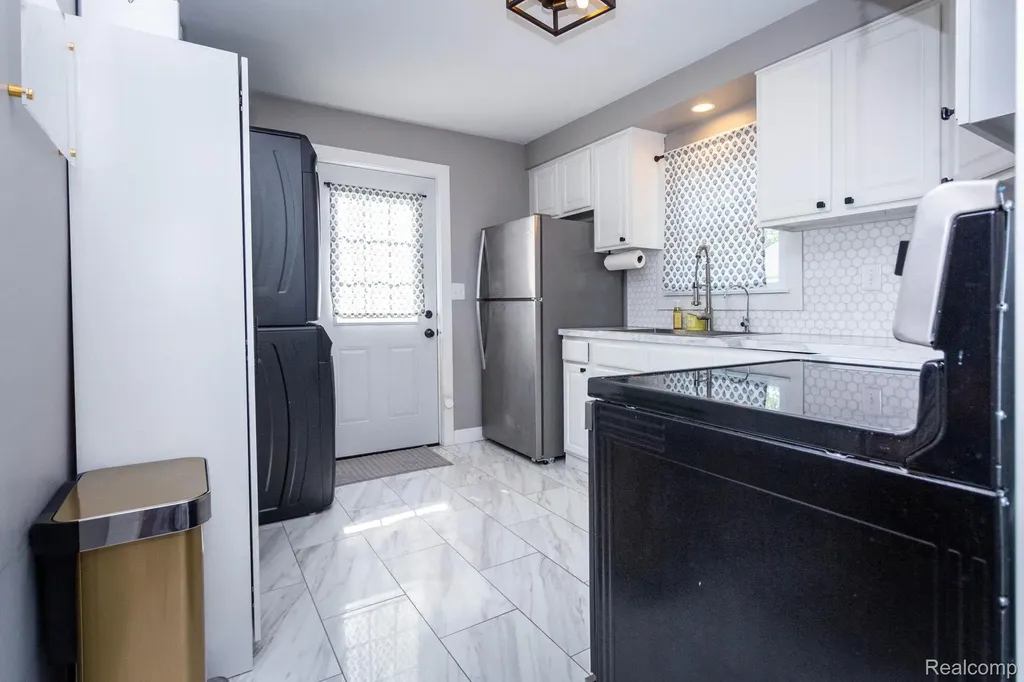 2559 Harrison Avenue Rochester Hills City MI 48307