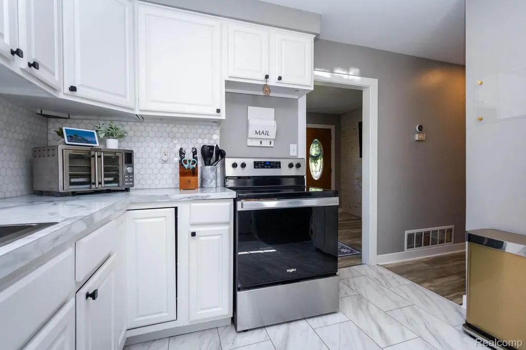 2559 Harrison Avenue Rochester Hills City MI 48307
