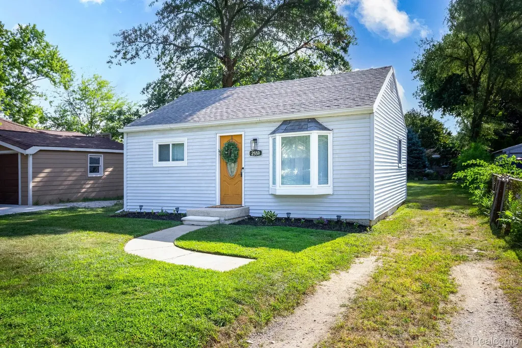 2559 Harrison Avenue Rochester Hills City MI 48307