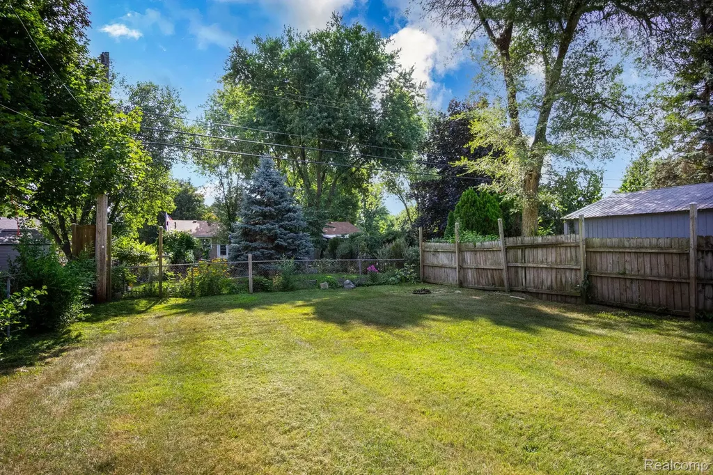 2559 Harrison Avenue Rochester Hills City MI 48307