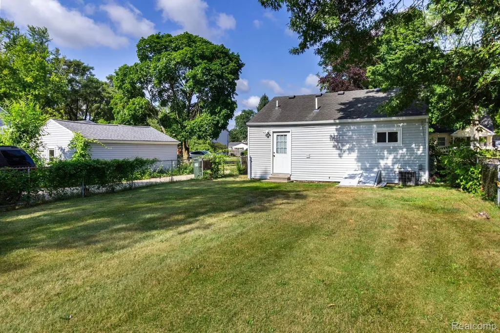 2559 Harrison Avenue Rochester Hills City MI 48307