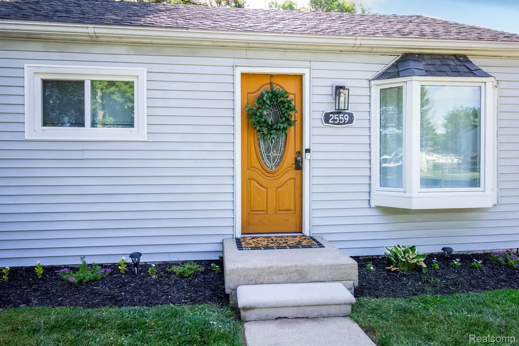 2559 Harrison Avenue Rochester Hills City MI 48307